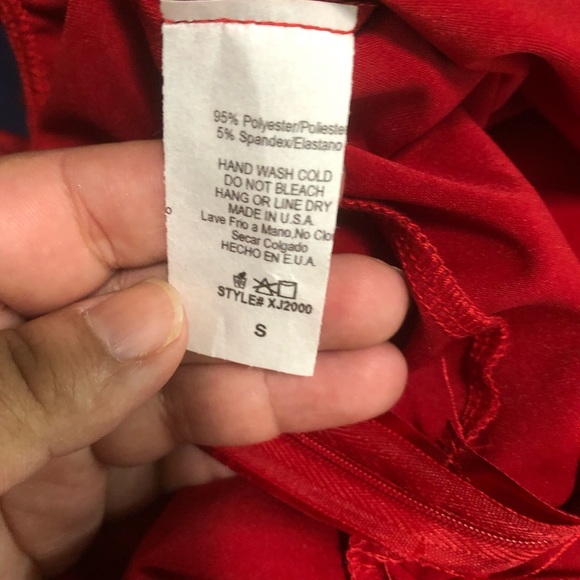 🎃Women’s Red Metallic jumpsuit varios sizes❤️ - Picture 12 of 12